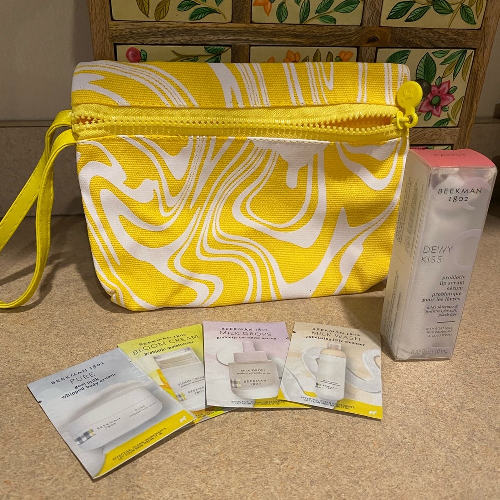 Beekman 1802 Dewy Kiss in Pansy w Yellow Makeup Bag w Samples NEW